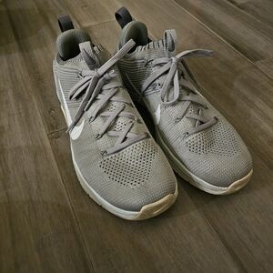 Womens Nike Metcons Sz 9.5